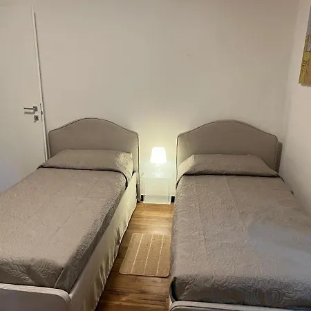 Ponte Vecchio Apartment *